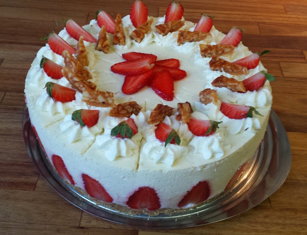Erdbeer-Vanillemouse Torte