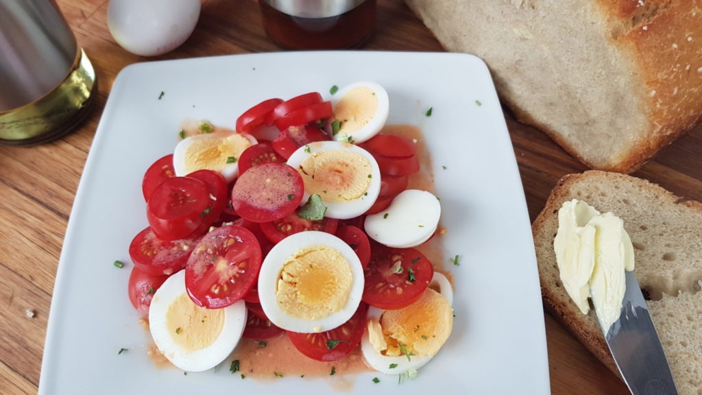 Tomatensalat mit Ei